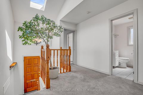 Photo 17 at 136 Three Valleys Drive, Donalda, Toronto