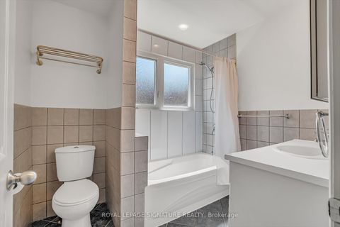 Photo 22 at 136 Three Valleys Drive, Donalda, Toronto