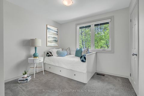 Photo 26 at 136 Three Valleys Drive, Donalda, Toronto
