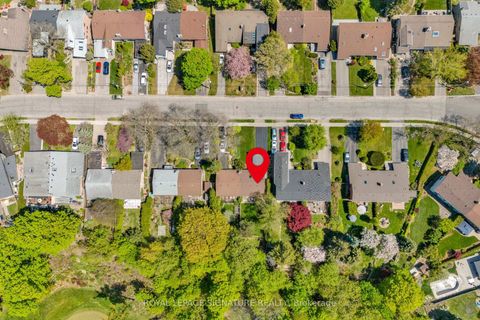 Photo 40 at 136 Three Valleys Drive, Donalda, Toronto