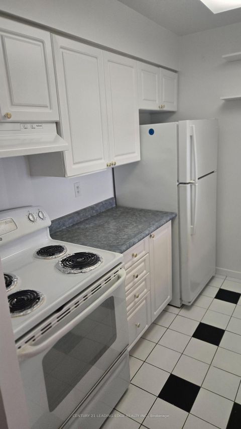 Photo 2 at 508 - 21 OVERLEA Boulevard, Thorncliffe Park, Toronto