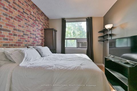 Photo 15 at 278 Clinton Street, Little Italy, Toronto
