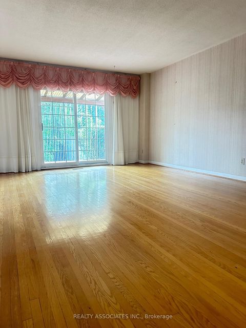 Photo 2 at 117 Crockamhill Drive, Agincourt North, Toronto