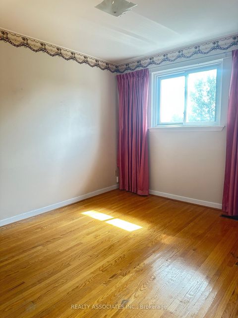 Photo 8 at 117 Crockamhill Drive, Agincourt North, Toronto
