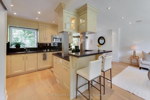 Photo 3 at 28 Avalon Boulevard, Cliffside, Toronto