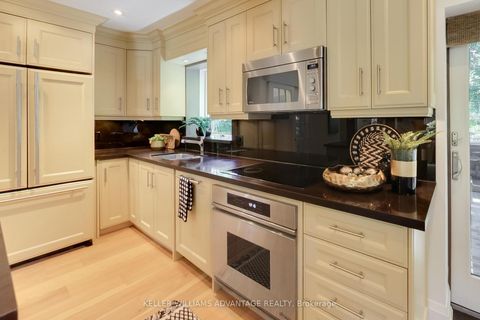 Photo 11 at 28 Avalon Boulevard, Cliffside, Toronto