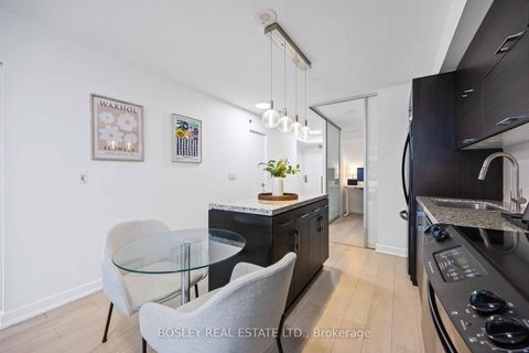 Photo 7 at 512 - 21 Nelson Street, Waterfront Communities C1, Toronto