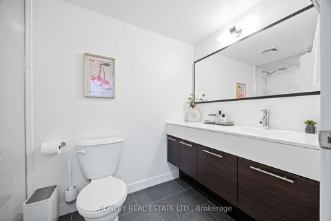 Photo 15 at 512 - 21 Nelson Street, Waterfront Communities C1, Toronto