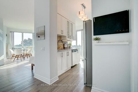 Photo 8 at 510 - 60 Byng Avenue, Willowdale East, Toronto