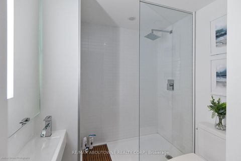 Photo 2 at 1133 - 629 King Street W, Waterfront Communities C1, Toronto