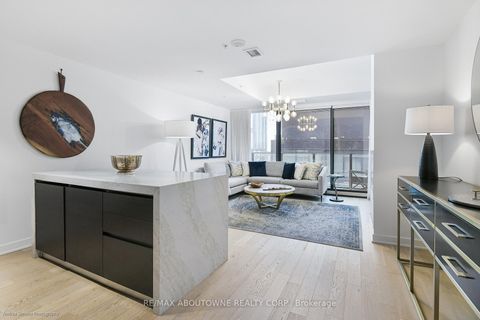 Photo 3 at 1133 - 629 King Street W, Waterfront Communities C1, Toronto