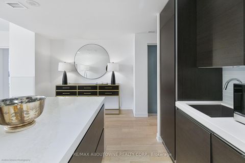 Photo 5 at 1133 - 629 King Street W, Waterfront Communities C1, Toronto