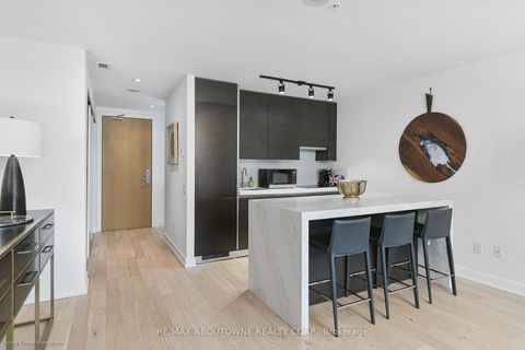 Photo 6 at 1133 - 629 King Street W, Waterfront Communities C1, Toronto