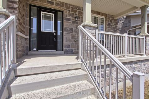 Photo 4 at 1386 Dallman Street, Lefroy, Innisfil