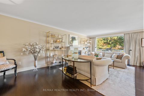 Photo 6 at 25 Cedar Springs Grove, Bathurst Manor, Toronto