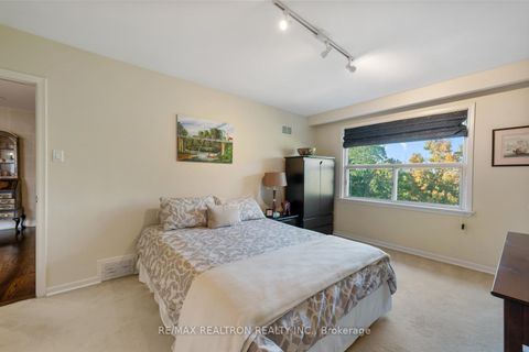 Photo 19 at 25 Cedar Springs Grove, Bathurst Manor, Toronto