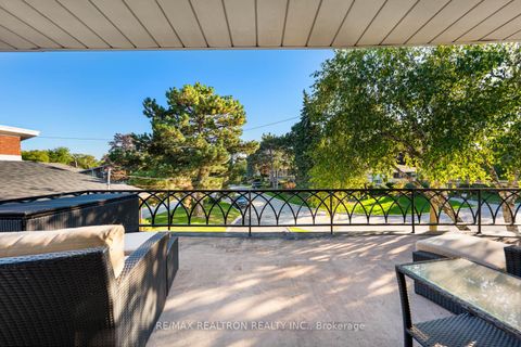 Photo 26 at 25 Cedar Springs Grove, Bathurst Manor, Toronto