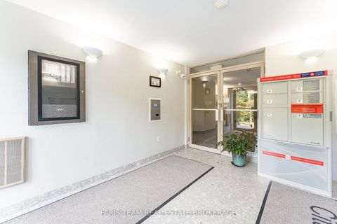 Photo 3 at 307 - 85 Wellington Street W, Aurora Village, Aurora