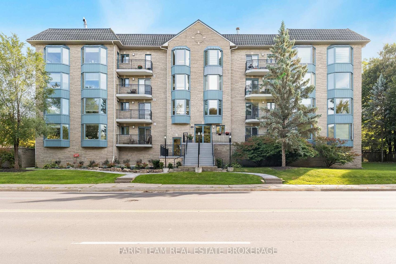 307 - 85 Wellington Street W, Aurora Village, Aurora 