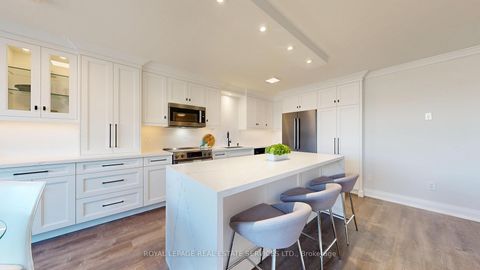 Photo 10 at 804 - 100 Quebec Avenue, High Park North, Toronto