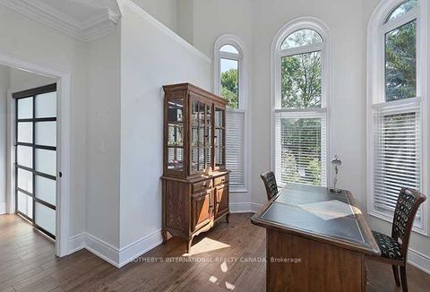 Photo 8 at 2 Kimber Crescent, East Woodbridge, Vaughan