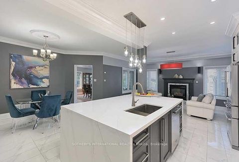 Photo 13 at 2 Kimber Crescent, East Woodbridge, Vaughan