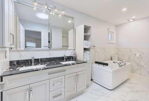 Photo 26 at 2 Kimber Crescent, East Woodbridge, Vaughan