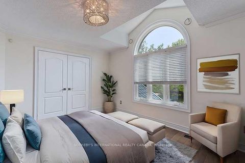 Photo 28 at 2 Kimber Crescent, East Woodbridge, Vaughan