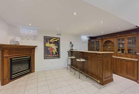 Photo 31 at 2 Kimber Crescent, East Woodbridge, Vaughan