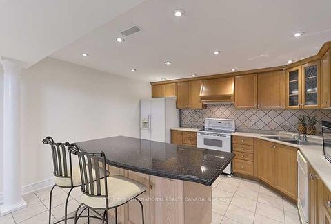 Photo 34 at 2 Kimber Crescent, East Woodbridge, Vaughan