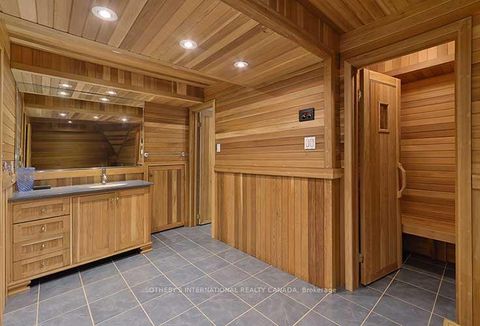 Photo 36 at 2 Kimber Crescent, East Woodbridge, Vaughan