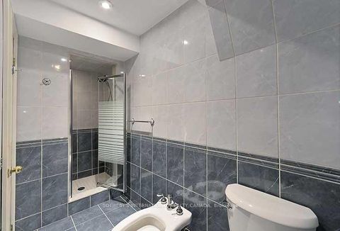 Photo 38 at 2 Kimber Crescent, East Woodbridge, Vaughan