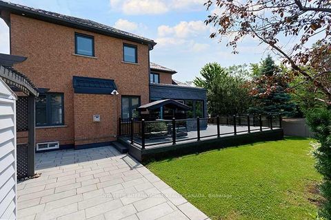 Photo 39 at 2 Kimber Crescent, East Woodbridge, Vaughan