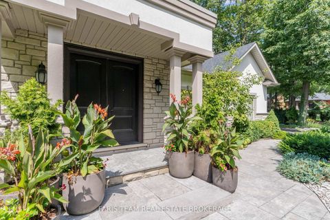 Photo 3 at 6 Georgina Drive, North Shore, Barrie