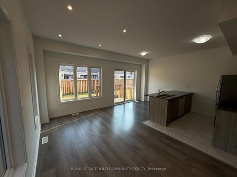 Photo 6 at 141 Turnberry Lane, Painswick South, Barrie