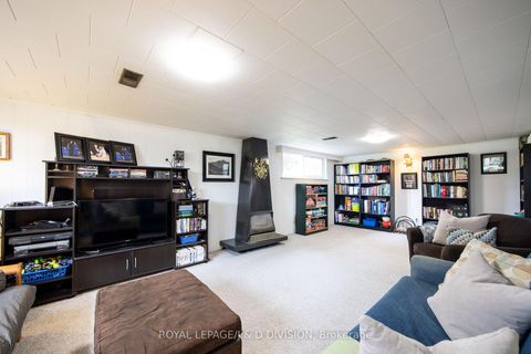 Photo 18 at 48 Greengrove Crescent, Donalda, Toronto