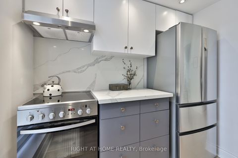 Photo 9 at 801 - 80 Charles Street E, Yonge Corridor, Toronto Photo 9 at 801 - 80 Charles Street E, Yonge Corridor, Toronto