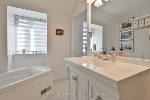 Photo 21 at 801 - 80 Charles Street E, Yonge Corridor, Toronto Photo 21 at 801 - 80 Charles Street E, Yonge Corridor, Toronto