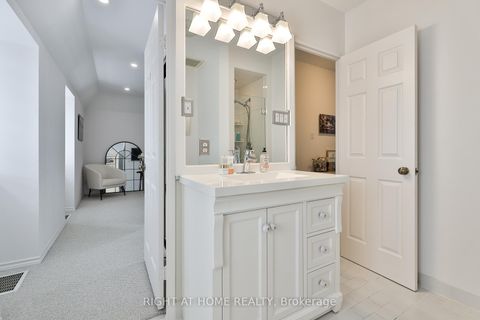 Photo 22 at 801 - 80 Charles Street E, Yonge Corridor, Toronto Photo 22 at 801 - 80 Charles Street E, Yonge Corridor, Toronto