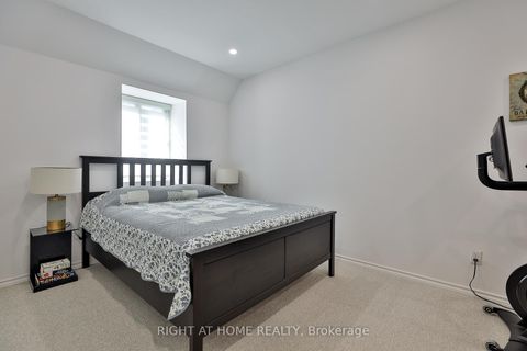 Photo 24 at 801 - 80 Charles Street E, Yonge Corridor, Toronto Photo 24 at 801 - 80 Charles Street E, Yonge Corridor, Toronto