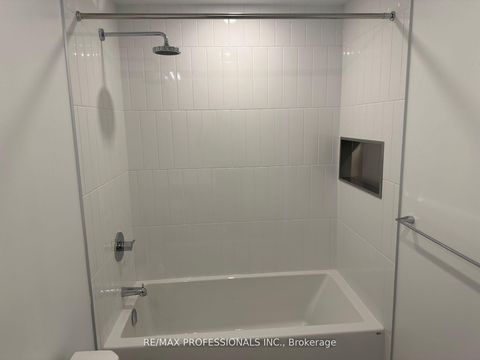 Photo 13 at B1203 - 7950 Bathurst Street, Beverley Glen, Vaughan