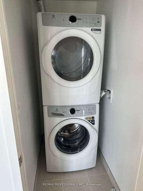 Photo 14 at B1203 - 7950 Bathurst Street, Beverley Glen, Vaughan Photo 14 at B1203 - 7950 Bathurst Street, Beverley Glen, Vaughan