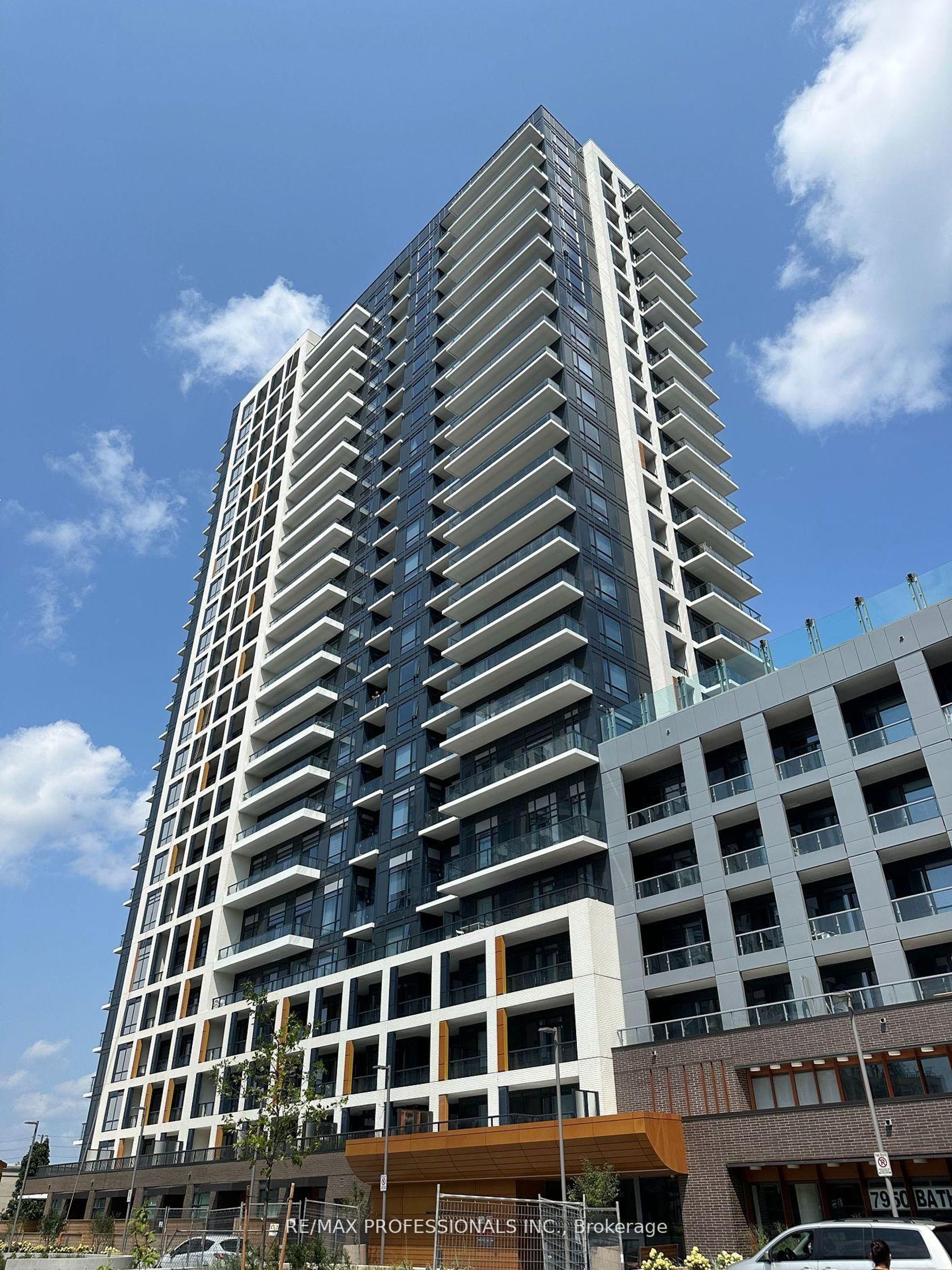 B1203 - 7950 Bathurst Street, Beverley Glen, Vaughan 