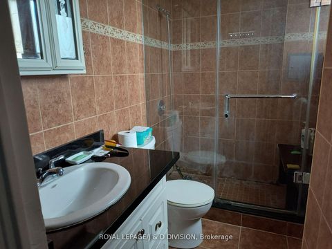 Photo 7 at 1510 - 130 Neptune Drive, Lawrence, Toronto