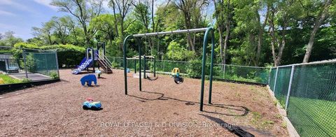 Photo 13 at 1510 - 130 Neptune Drive, Lawrence, Toronto
