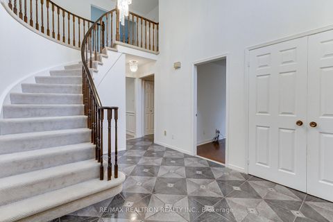 Photo 10 at 19 Crystal Drive N, Mill Pond, Richmond Hill