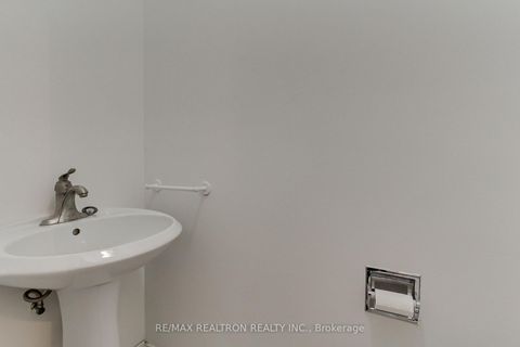 Photo 24 at 19 Crystal Drive N, Mill Pond, Richmond Hill