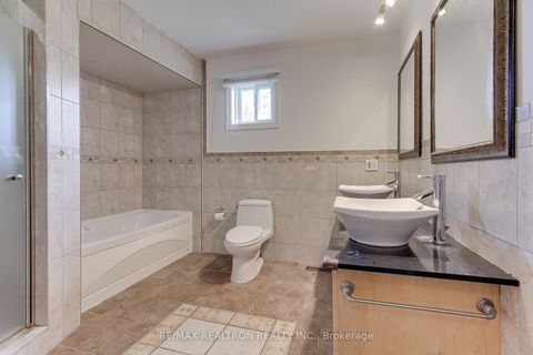 Photo 31 at 19 Crystal Drive N, Mill Pond, Richmond Hill