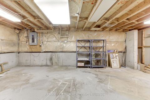 Photo 42 at 19 Crystal Drive N, Mill Pond, Richmond Hill