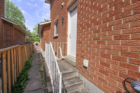 Photo 49 at 19 Crystal Drive N, Mill Pond, Richmond Hill